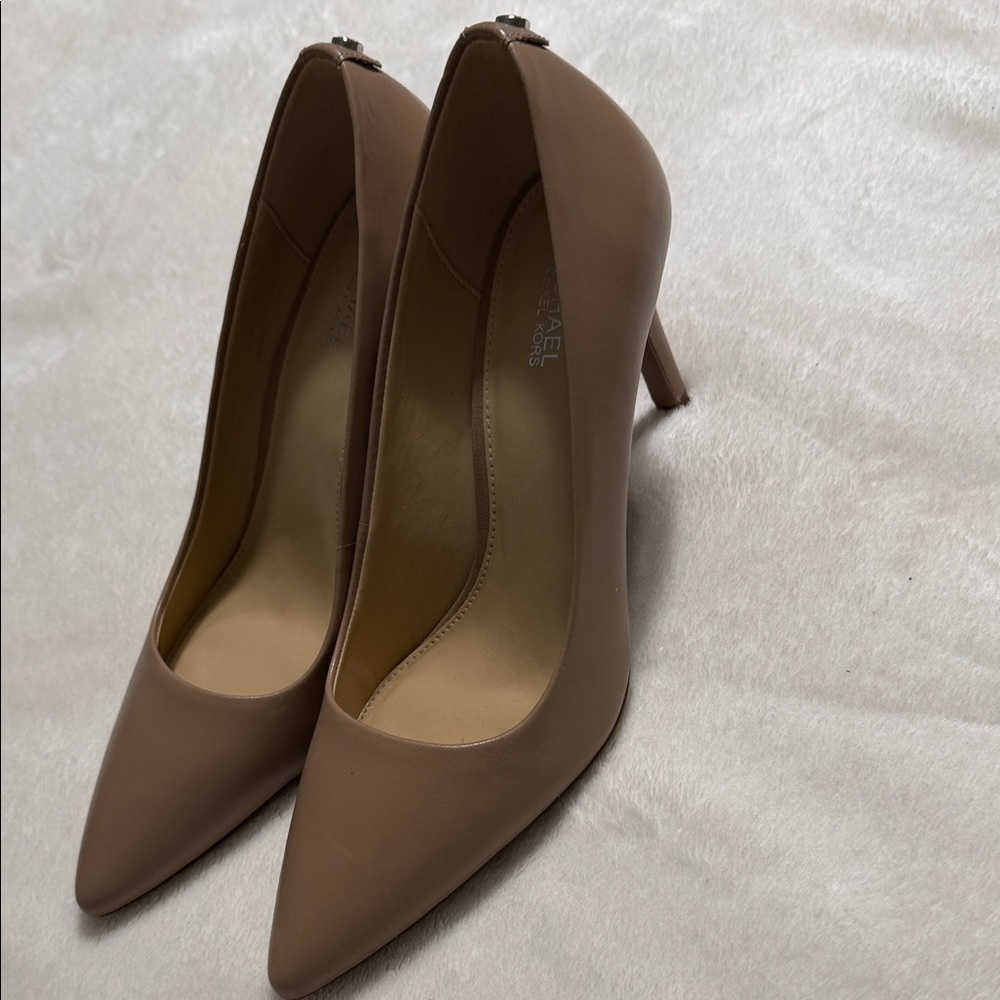 Michael Kors Women's Brown Heels - Picture 3 of 5